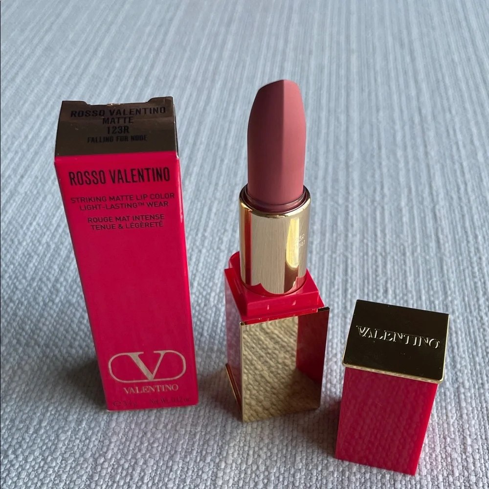Valentino Rosso Matte Lipstick in 123R falling for nude
